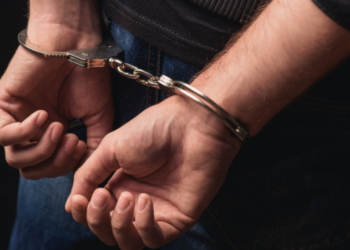 முல்லைத்தீவு அரச உத்தியோகத்தர் அதிரடியாக கைது