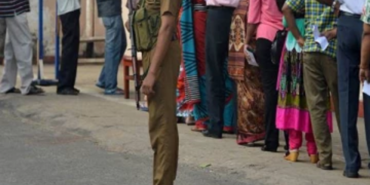 தேர்தல் பணியில் இருந்து பொலிஸ் அதிகாரி திடீர் மரணம்!