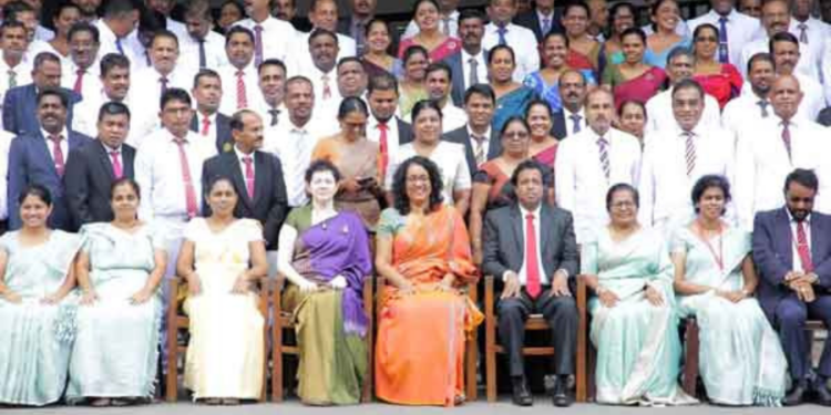 தேசிய பாடசாலைகளின் அதிபர்களை சந்தித்த பிரதமர்