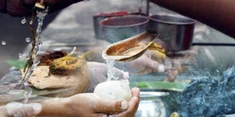 மகாளய அமாவாசையில் முன்னோர்களின் ஆசி பெற  வழிபாட்டு முறை