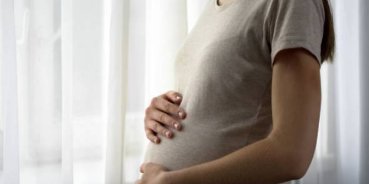 பல்கலை மாணவி கர்ப்பம் கனடாவாழ் குடும்பஸ்தர் தலைமறைவு!