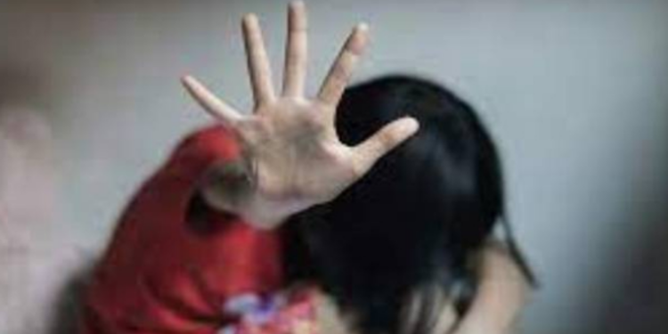 பாடசாலை மாணவிகளை துஷ்பிரயோகம் செய்த நபர் கைது!