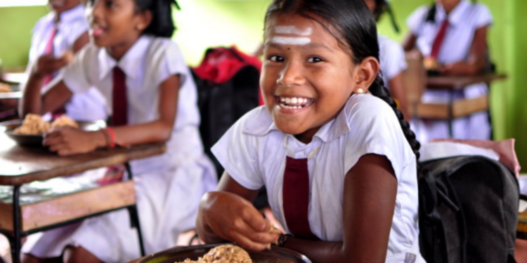 பாடசாலை மாணவர்களின் மதிய உணவு நிறுத்தப்பட்டதா?