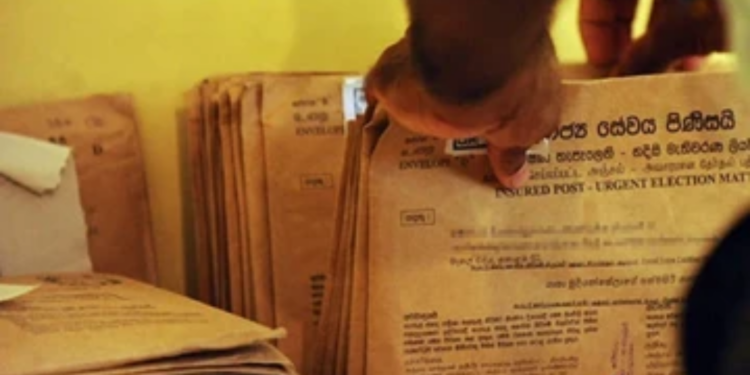 பொது தேர்தல்  அஞ்சல் மூல வாக்களிப்பிற்காக  750,000 அஞ்சல் மூல விண்ணப்பங்கள்