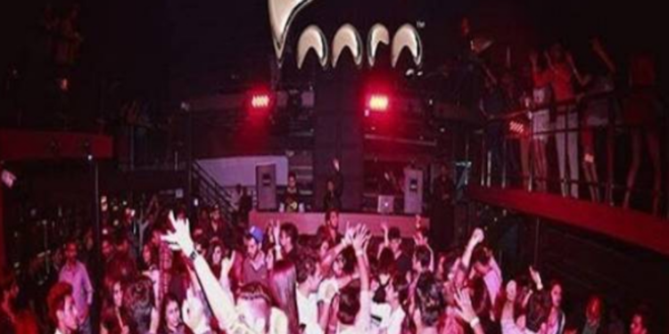 சுற்றுலா விடுதியொன்றில் விருந்துபசார நிகழ்வு… 31 பேர் கைது!