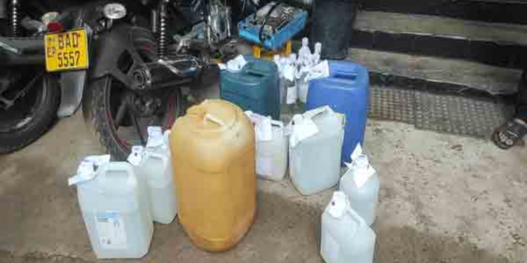 கசிப்பு மற்றும் போதைப் பொருளுடன் 25 சந்தேக நபர்கள் கைது !