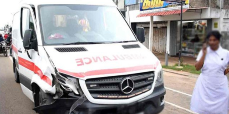 யாழிலிருந்து சென்ற அம்புலன்ஸ் விபத்து!