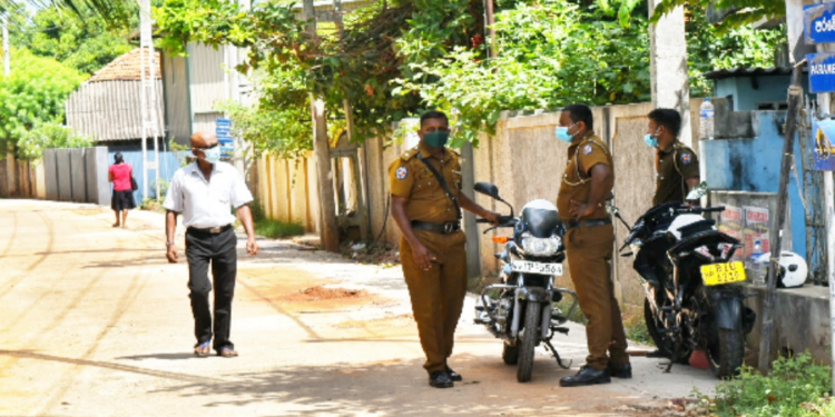 யாழில் மாணவர்களை இலக்கு வைத்து போதைப்பொருள் விற்பனை இருவர் கைது!