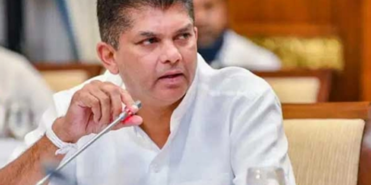 முன்னாள் இராஜாங்க அமைச்சரின் மற்றுமோர் வாகனம் சிக்கியது!