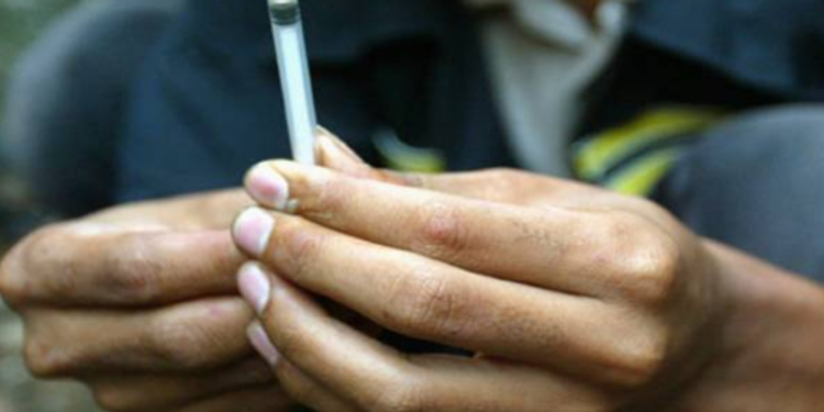 வெளிநாட்டில் குடும்பத்தினர் யாழில் உயிரிழந்த இளைஞன்