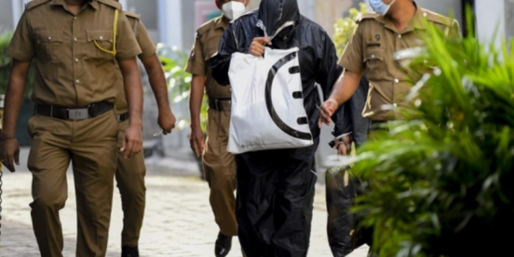 சிறுவர்களை  ஏமாற்றி துஷ்பிரயோகம் செய்த முதியவர் கைது!