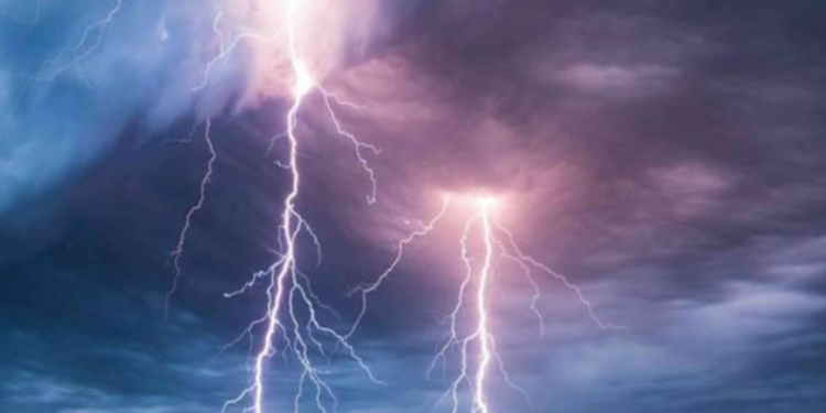 மட்டக்களப்பில் மின்னல் தாக்கியதில் ஒருவர் பலி!