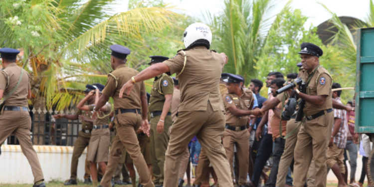 கொழும்பில் சிக்கிய இளைஞன்