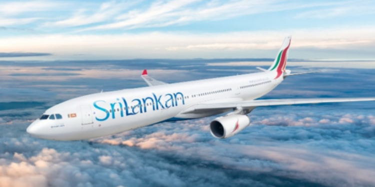 அவசரமாக தரையிறங்கிய ஸ்ரீலங்கன் ஏர்லைன்ஸ் விமானம்