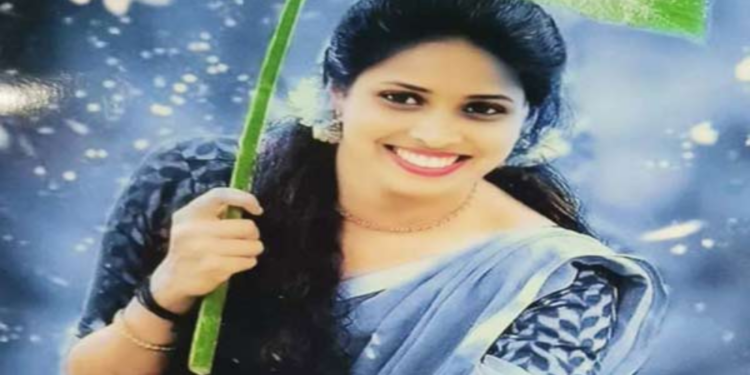 காதலன் கைவிட்டத்தால் விபரீத முடிவெடுத்த காதலி!