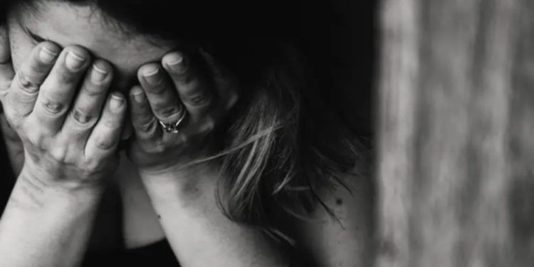 இரண்டு பிள்ளைகளின் தாய் வன்புணர்!