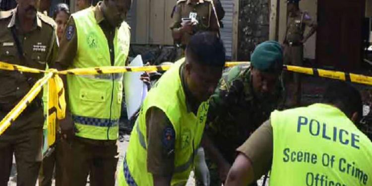 மர்ம நபரால் தந்தை கொலை!மனைவி மகள் வைத்தியாசலையில்