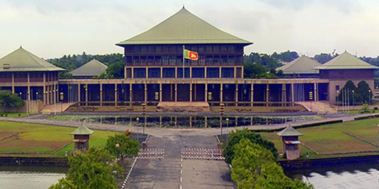 பாராளுமன்ற உறுப்பினர்களுக்கு வழங்கப்படும் சலுகைகளை குறைக்க நடவடிக்கை!
