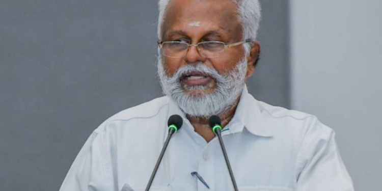 நீதிமன்றில் முன்னிலையாகியுள்ள முன்னாள் அமைச்சர்  டக்ளஸ் தேவானந்தா