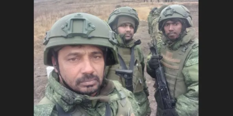 வெளிநாட்டிற்கு அனுப்புவதாக கூறி ரஷ்யா ராணுவத்தில் சேர்க்கப்பட்ட இளைஞர்களை மீட்க ஆளுநரிடம் கோரிக்கை முன் வைப்பு!