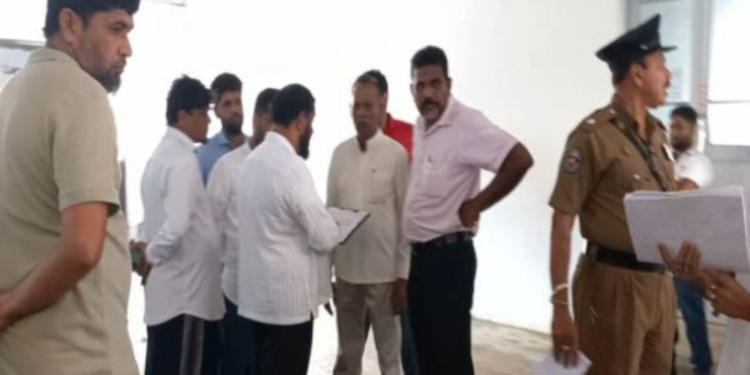 மரத்தில் ஏறிய சிறுமி மரணம்!