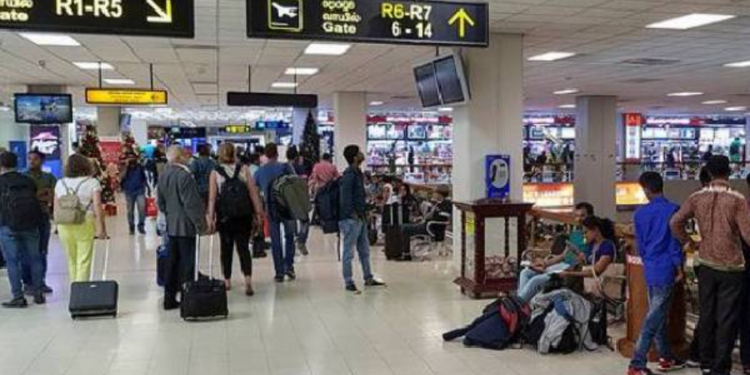 பிரித்தானிய குடியுரிமை பெற்ற தமிழர் கட்டுநாயக்க விமான நிலையத்தில் கைது!