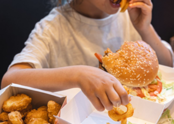 சில உணவுகளின் விளம்பரங்களுக்கு தடை விதித்த பிரித்தானியா !