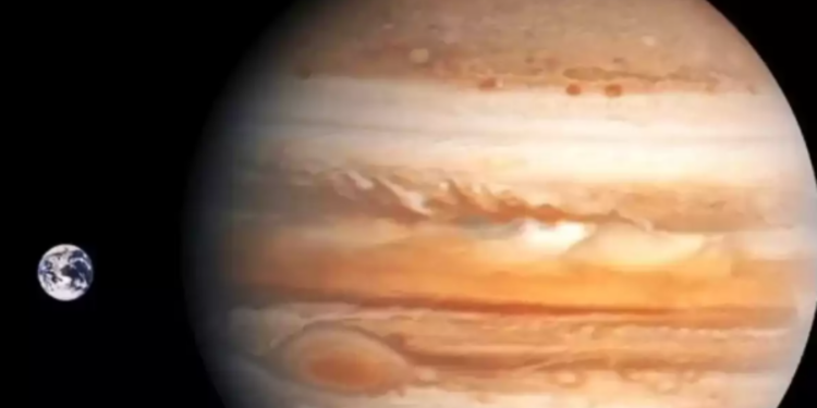 பூமியை நெருங்கி வரும் வியாழன் கிரகம்