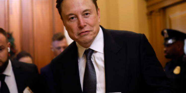 400 பில்லியன் அமெரிக்க டாலரைத் தாண்டிய உலகின் முதல் நபர்