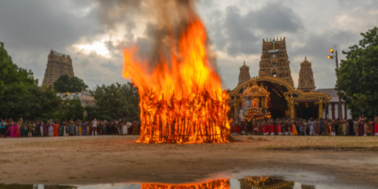 நல்லூர் கோவிலில் இடம்பெற்ற திருக்கார்த்திகை உற்சவம்!