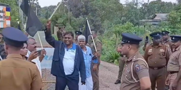 தையிட்டியில் பொது மக்களுக்கும் பொலிஸாருக்குமிடையில் முறுகல்!