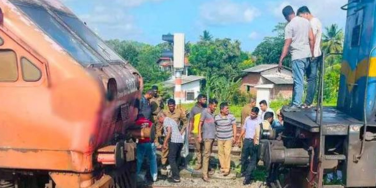 ஒன்றுடன் ஒன்று மோதிய ரயில்கள் தொடர்பில் விசாரணை!