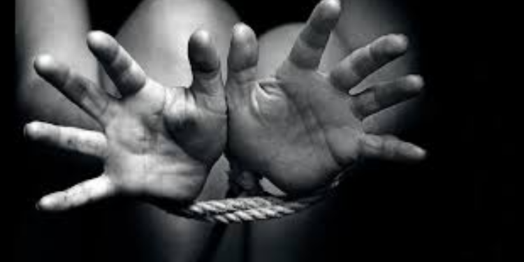 கிளிநொச்சியில் கடத்தப்பட்ட இளம் பெண்!