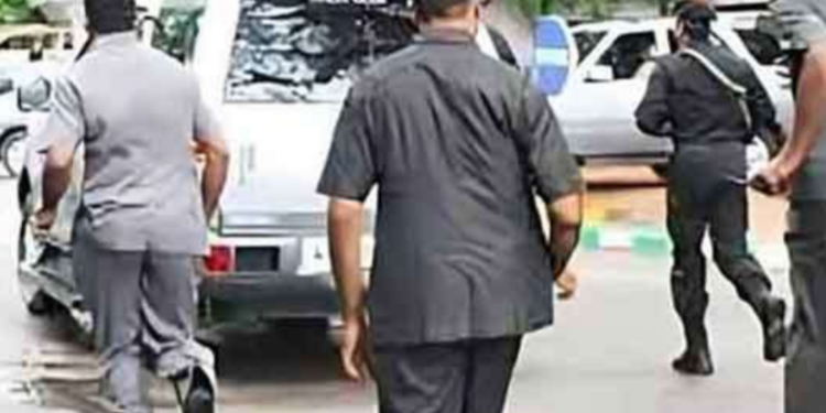 முன்னாள் ஜனாதிபதிகளின் முப்படை பாதுகாப்பை நீக்க நடவடிக்கை!