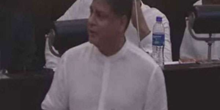 நாடாளுமன்ற உறுப்பினர்களை பட்டங்களுடன் அறிமுகப்படுத்துவதை தவிர்க்க வேண்டும்!