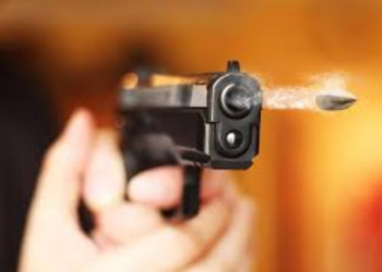 கிறிஸ்துமஸ் சந்தையில் துப்பாக்கிச்சூடு இருவர் பலி!