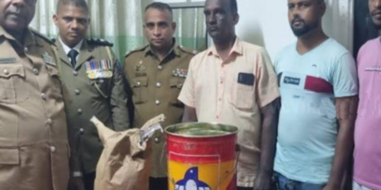 முல்லைத்தீவு கடலில் மிதந்து வந்த மர்ம பொதி!