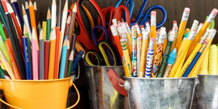 பாடசாலை உபகரணங்களின் விலையை குறைக்க கோரிக்கை!