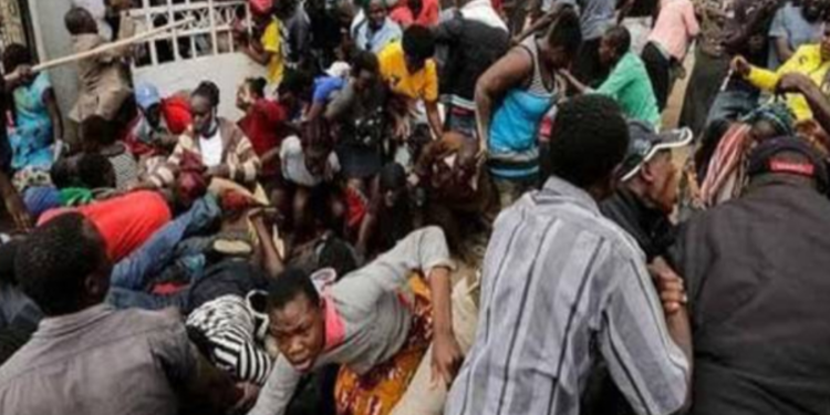 உணவை வாங்க கூடிய மக்கள் நெரிசலில் சிக்கி பலர் மரணம்!