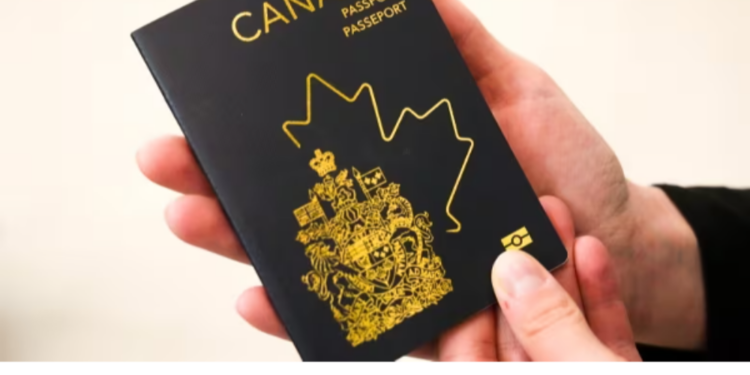 கடவுச்சீட்டு பெற காத்திருக்கும் கனேடியர்கள்!