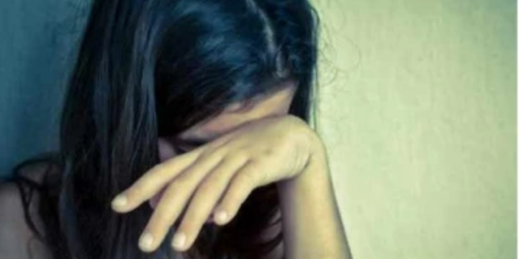 சிறுமி துஷ்பிரயோகம் காதலனுக்கு பொலிசார் வலைவீச்சு!