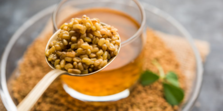 வெறும் வயிற்றில் வெந்த நீர் குடிப்பதால் கிடைக்கும் நன்மைகள்!