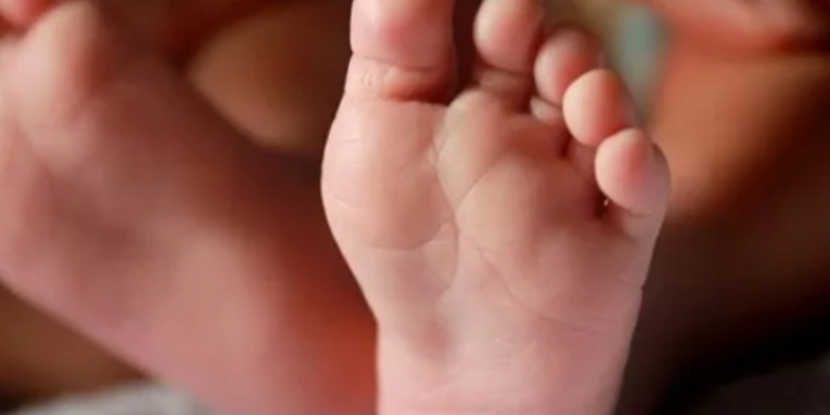 பாரவூர்தியில் சிக்கி பலியான குழந்தை !