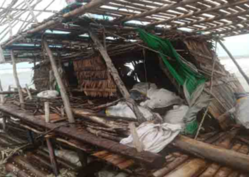 மட்டக்களப்பில் மீட்க்கப்பட்ட மர்ம படகு!