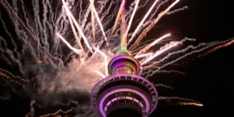 புது வருடத்தை முதன் முதலில் கொண்டாடிய கிரிபட்டி தீவு