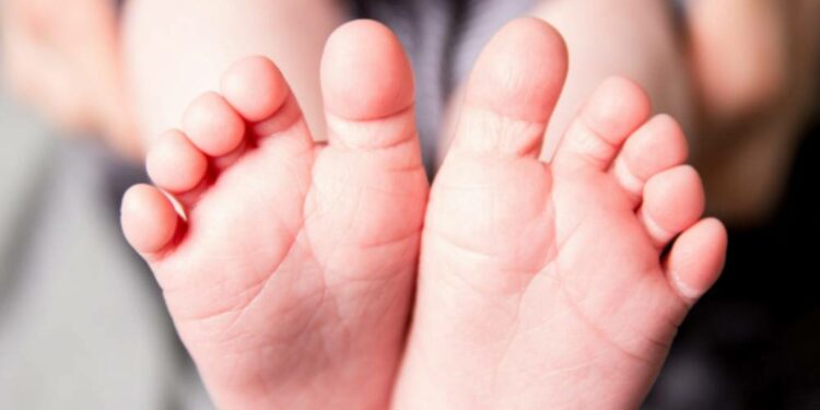 பிறந்து பன்னிரண்டே நாட்களான குழந்தை உயிரிழப்பு