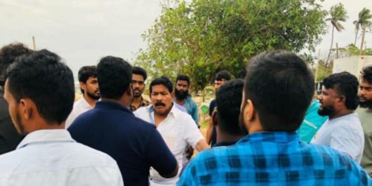 யாழில் தேசிய மக்கள் சக்தி ஆதரவாளர் மீது வாள்வெட்டு தாக்குதல்!