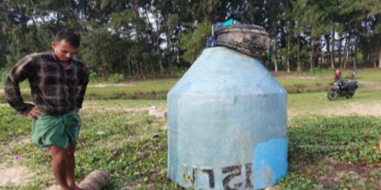 மட்டக்களப்பில் கரையொதுங்கிய மர்ம பொருள்!