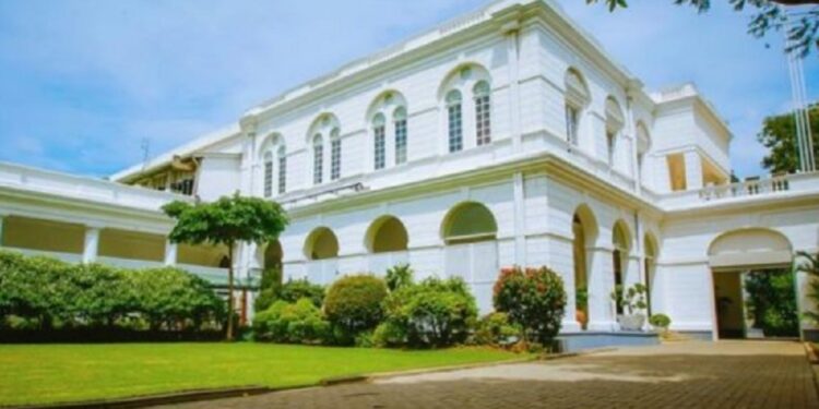 ஜனாதிபதி மாளிகைகள் தொடர்பில் புதிய அரசின் நிலைப்பாடு!