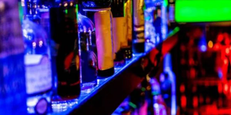 இரவு களியாட்ட விடுதியில் திடீர் சுற்றிவளைப்பு!